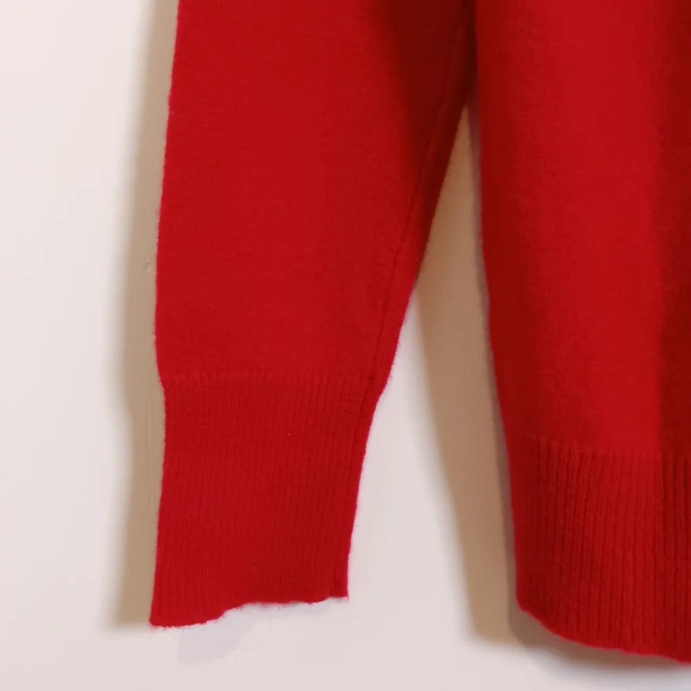 Halogen Classic Red Cashmere Crew Neck Sweater Size Medium